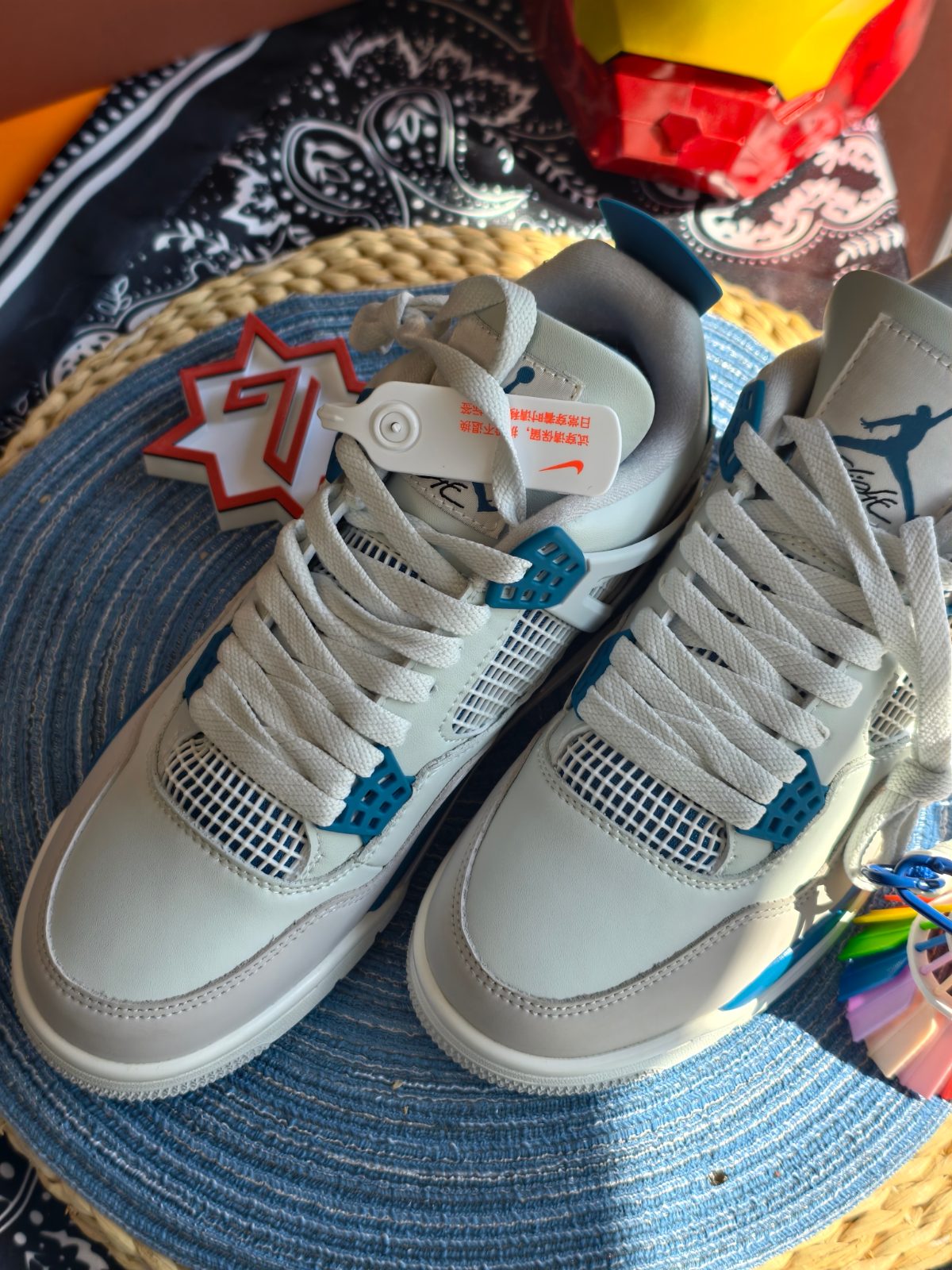 Air Jordan 4 " Military Blue " or Industrial Blue gallery image 3