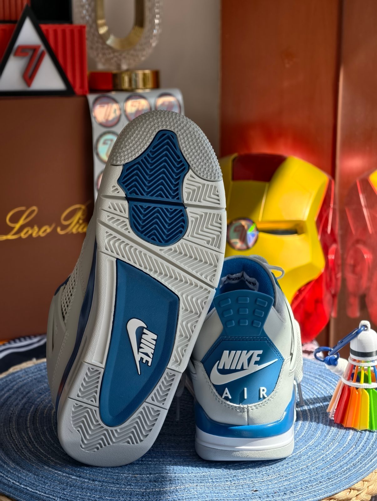 Air Jordan 4 " Military Blue " or Industrial Blue gallery image 6