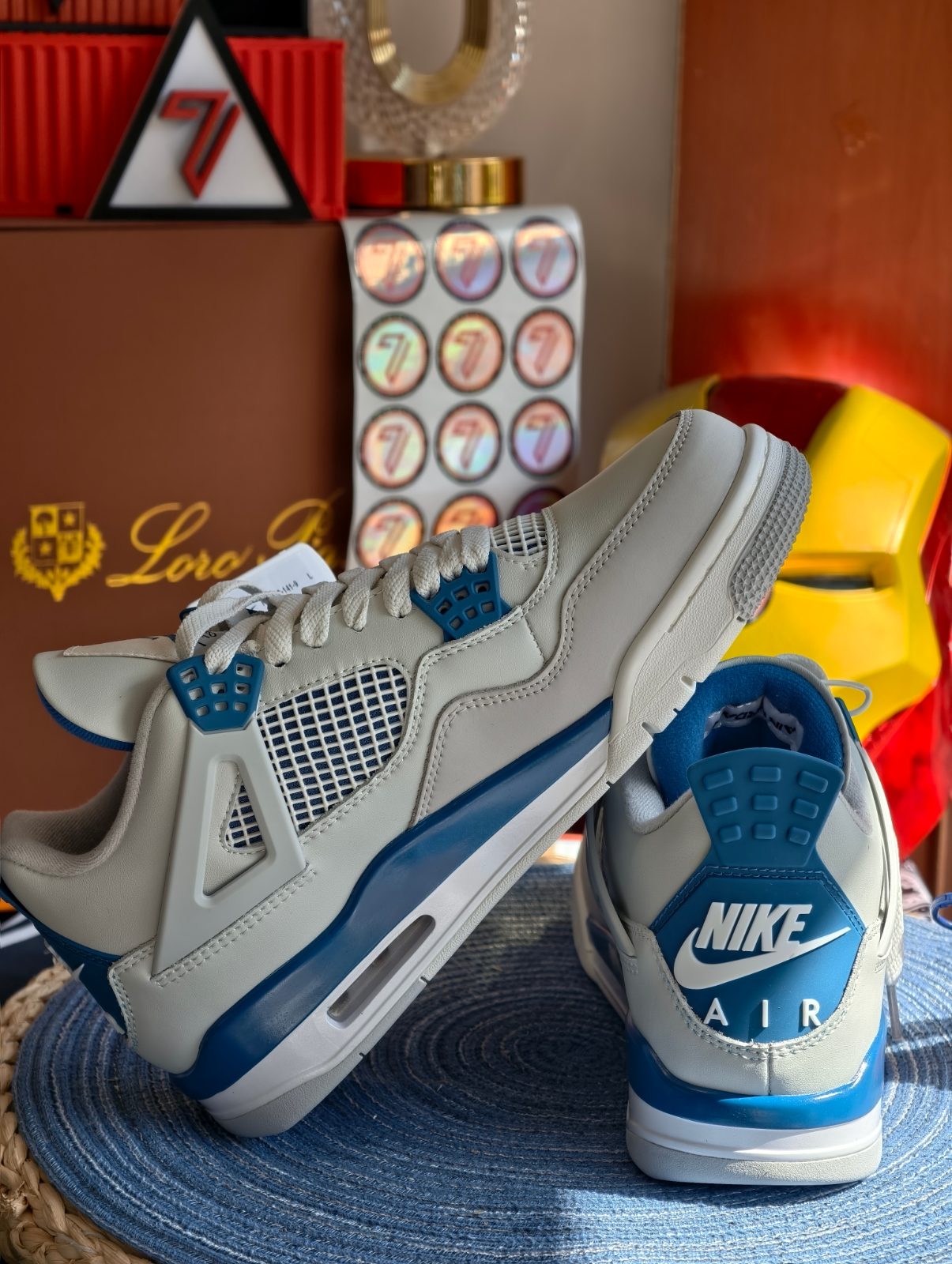 Air Jordan 4 " Military Blue " or Industrial Blue gallery image 7