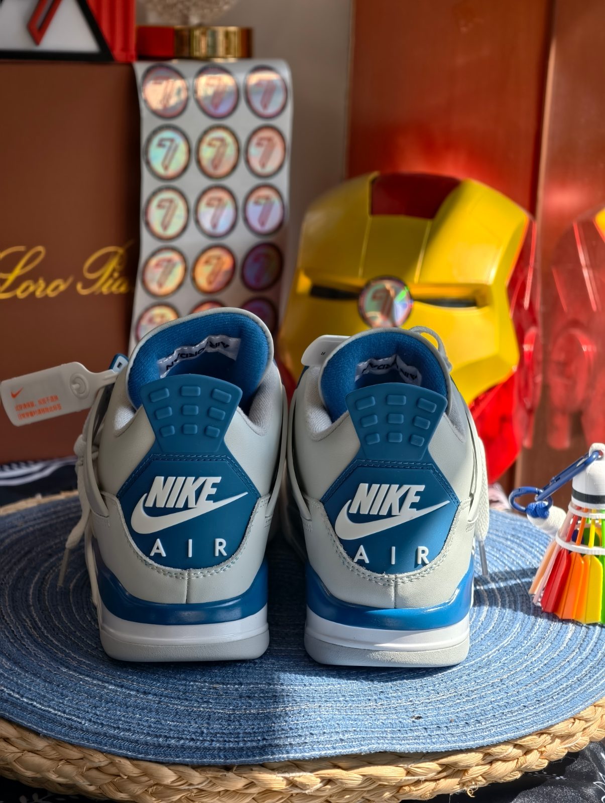 Air Jordan 4 " Military Blue " or Industrial Blue gallery image 9