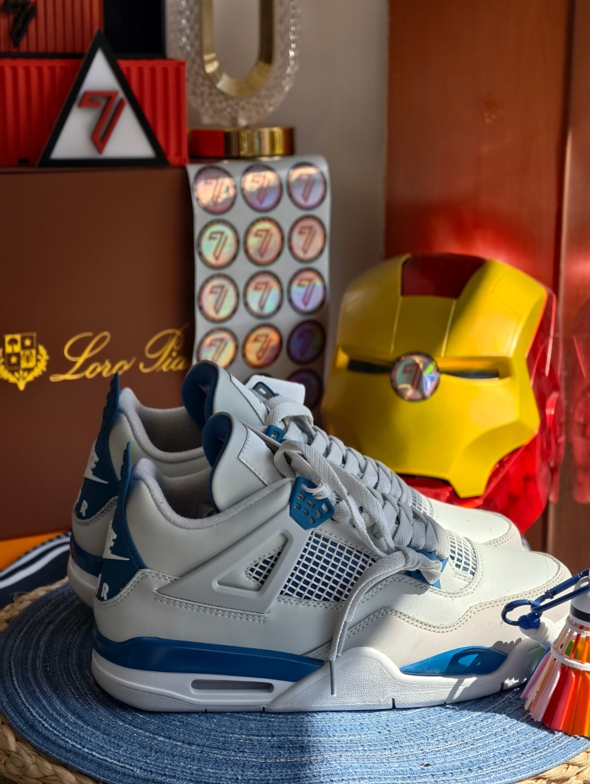 Air Jordan 4 " Military Blue " or Industrial Blue gallery image 10