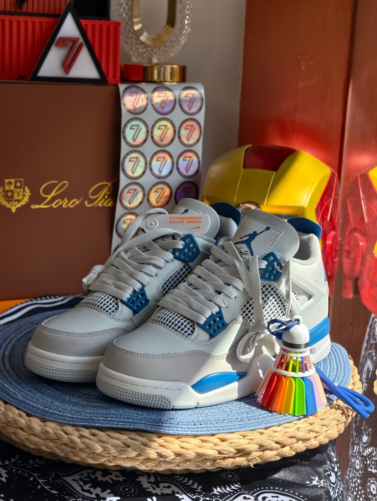 Air Jordan 4 " Military Blue " or Industrial Blue