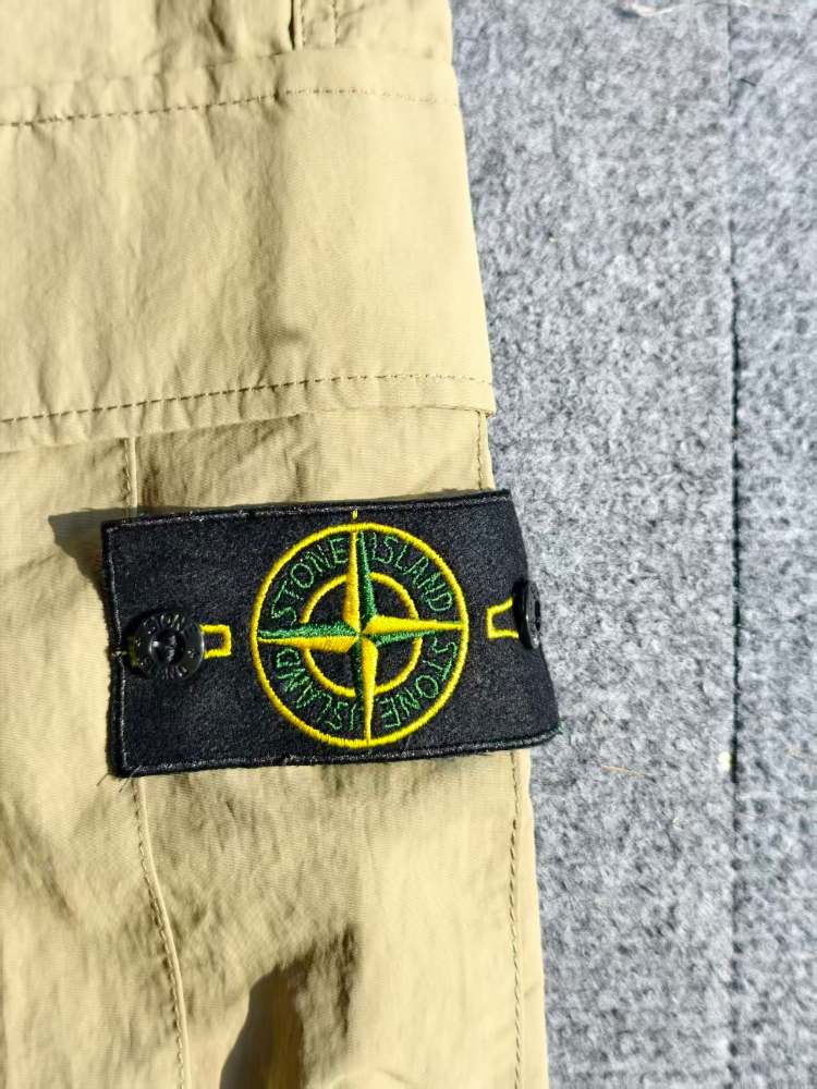 STONE ISLAND SHORT gallery image 3