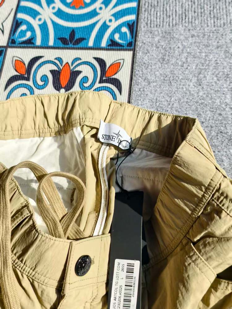 STONE ISLAND SHORT gallery image 6
