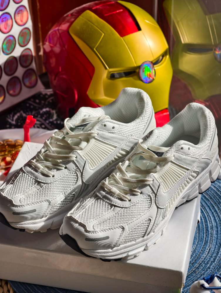 NIKE VOMERO 5 gallery image 6
