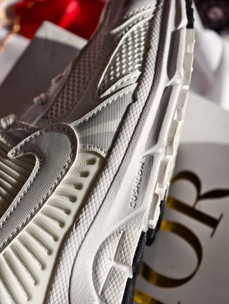 NIKE VOMERO 5 gallery image 8