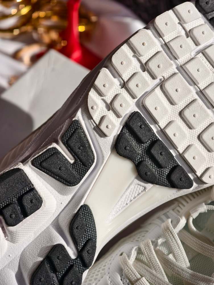NIKE VOMERO 5 gallery image 9