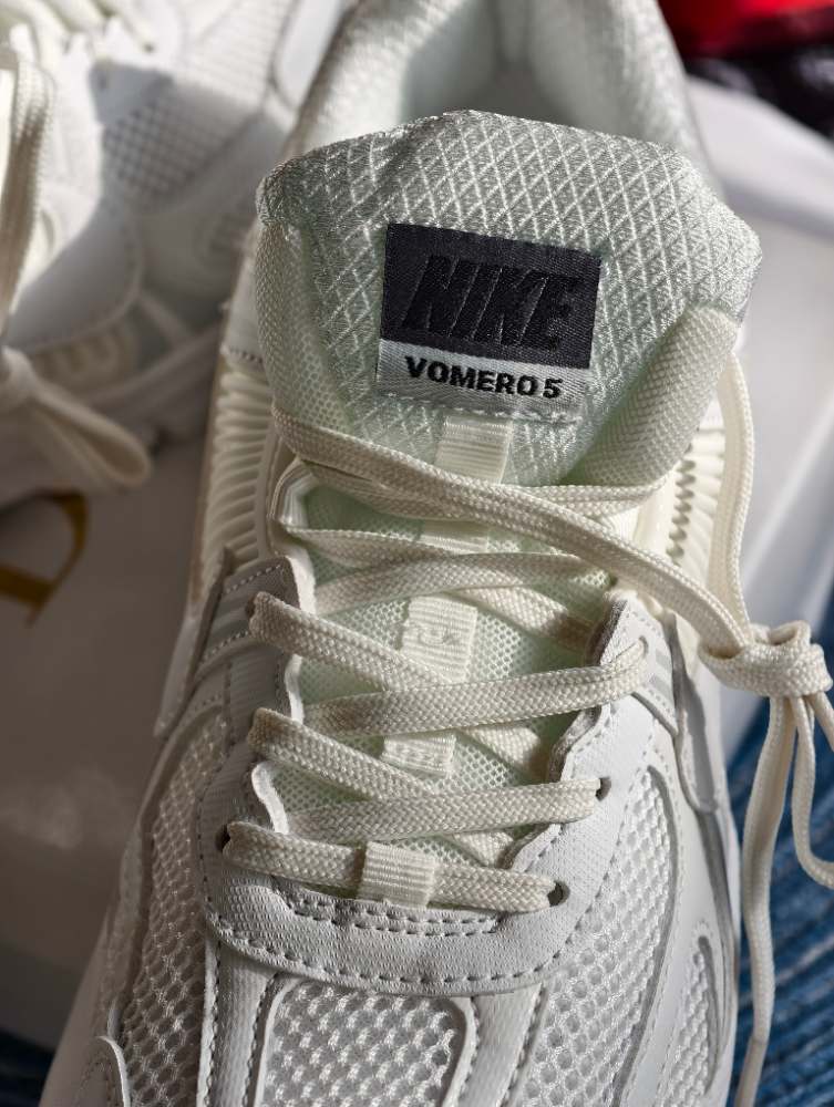 NIKE VOMERO 5 gallery image 10