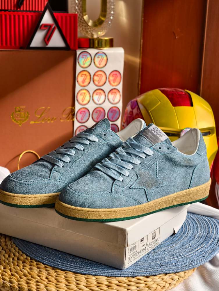 GOLDEN GOOSE SNEAKERS