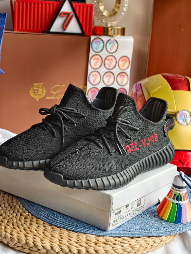 YEEZY 350 ADIDAS