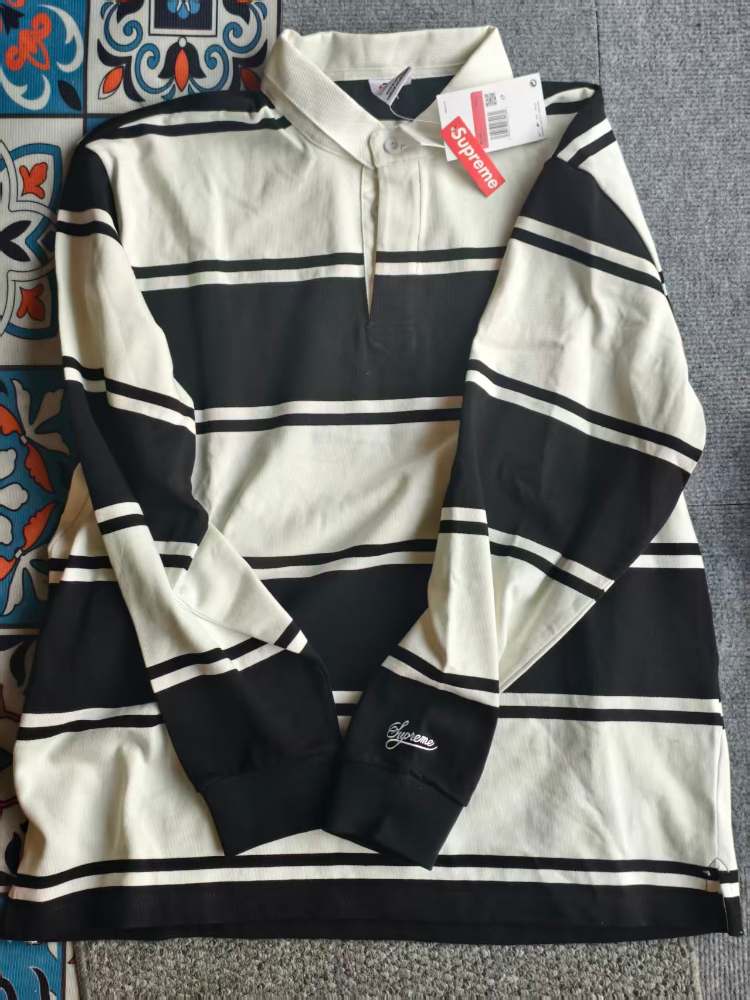 SUPREME NIKE