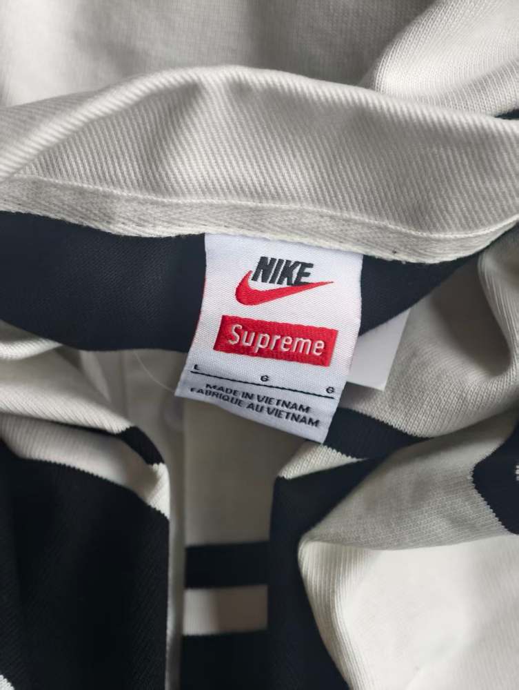 SUPREME NIKE gallery image 4