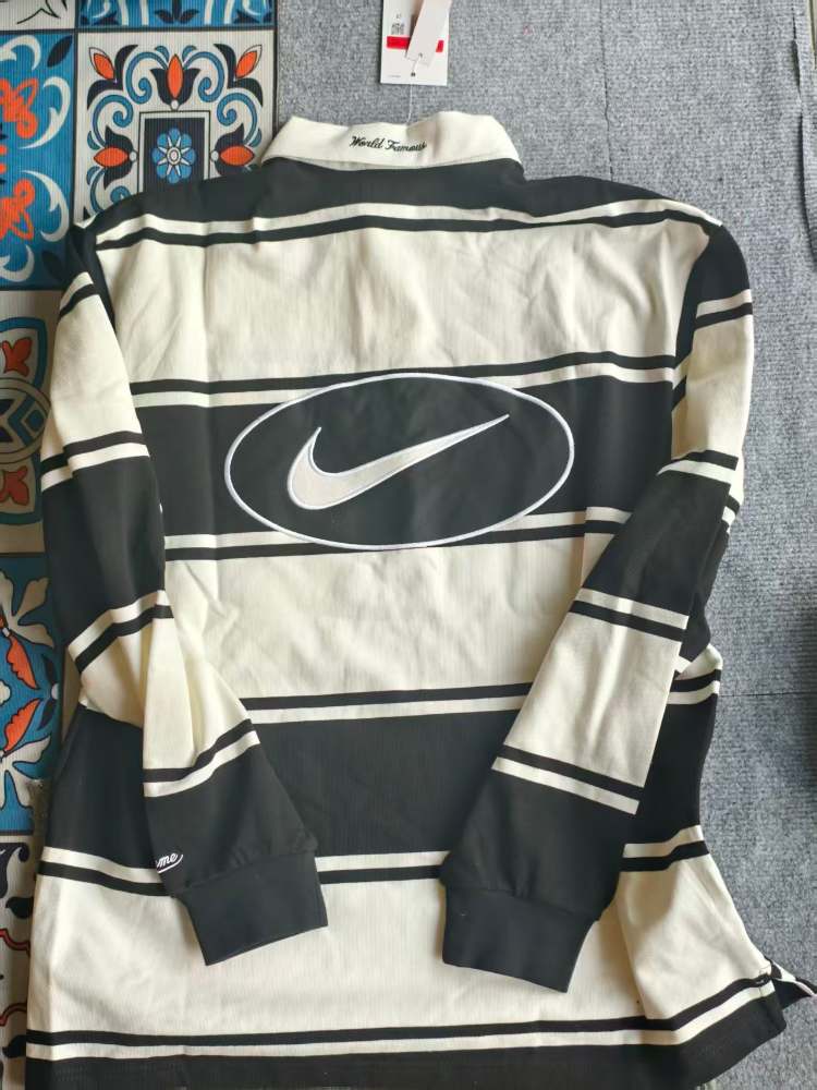 SUPREME NIKE gallery image 5